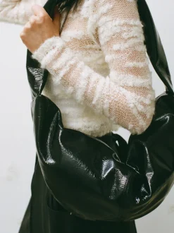Banana bag XL crushed patent black