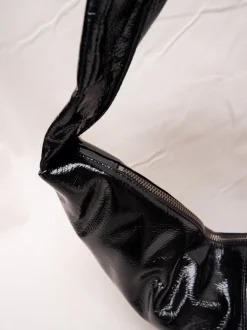 Banana bag XL crushed patent black