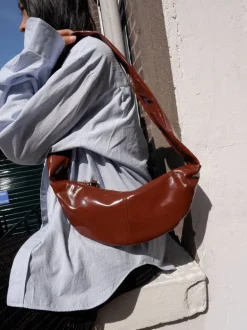 Banana bag XS glossy brown