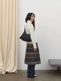 Debbie shoulder black