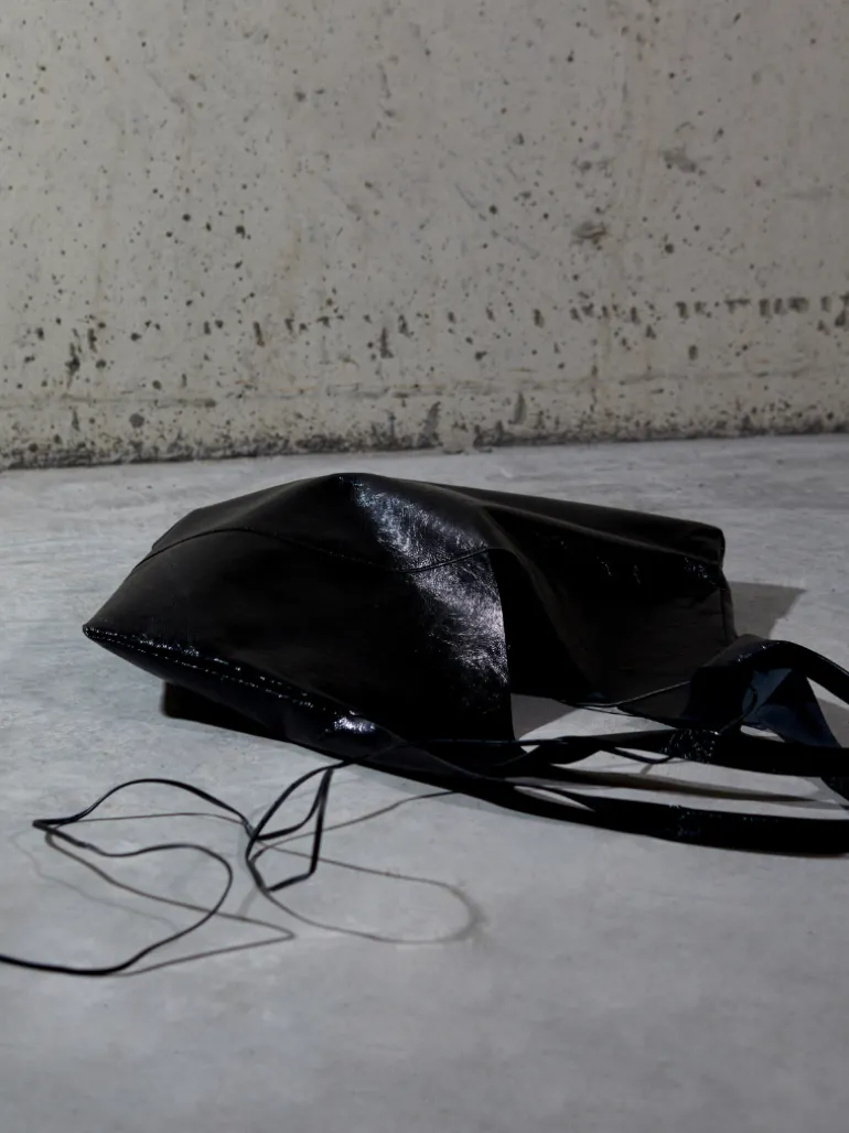 LA EP black patent crush leather