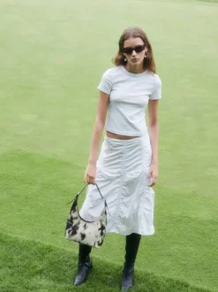 Lotta shoulder cow