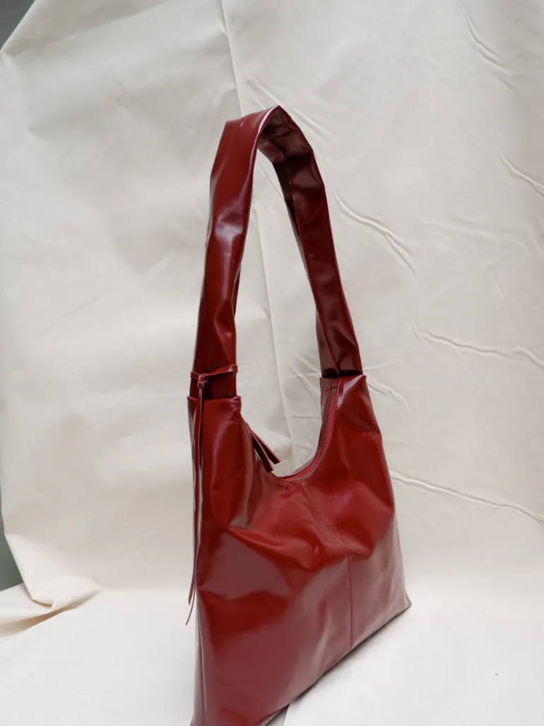 M Crossbody Bag glossy maroon