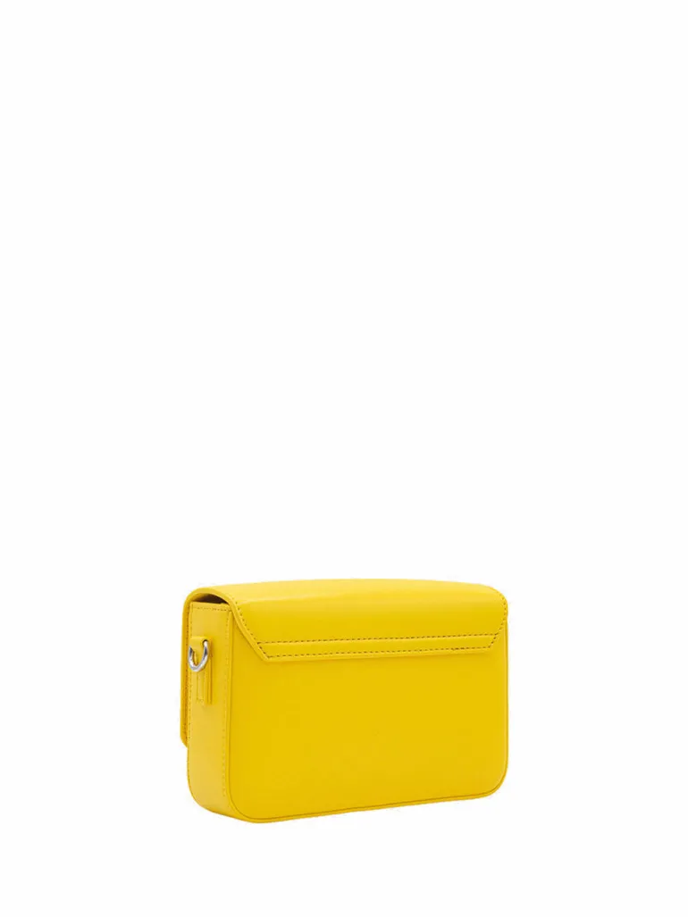 Pantone amarillo