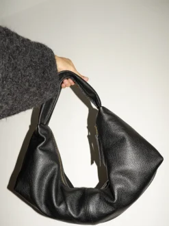 Slouchy Shoulder Bag black