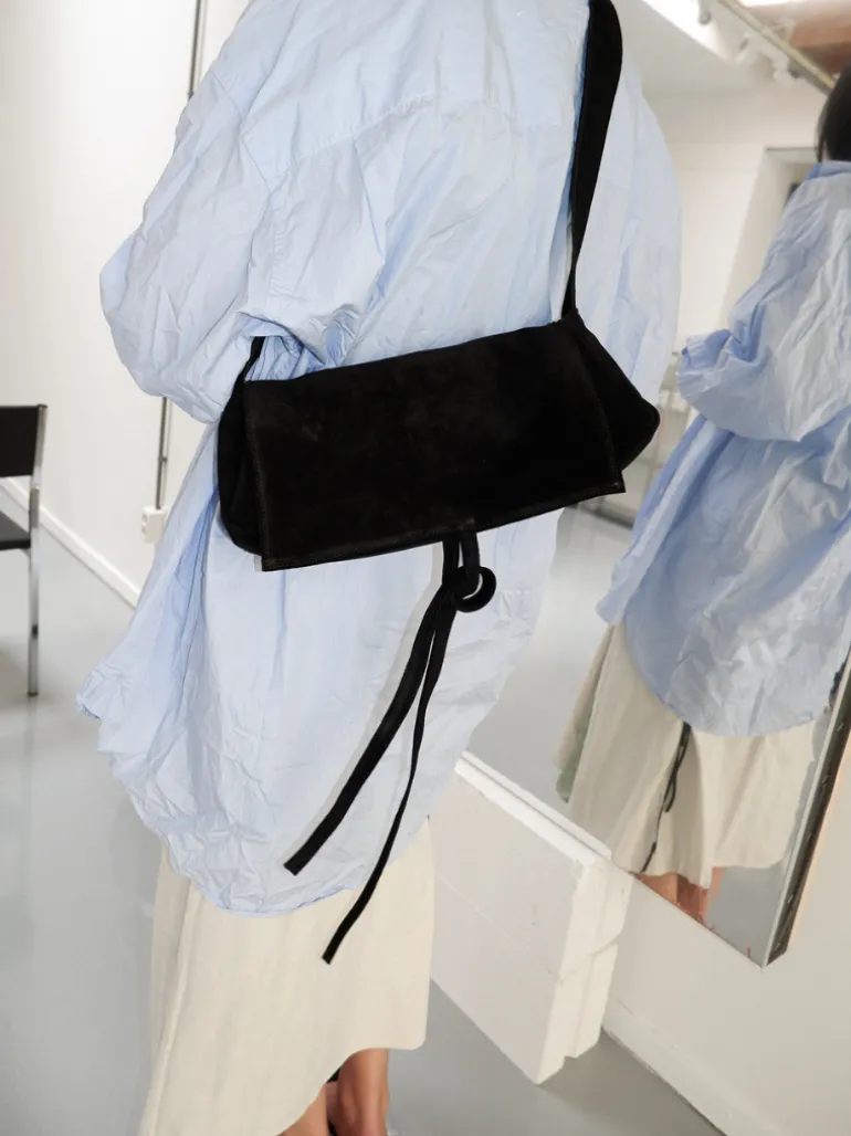 Triangle Messenger Bag black