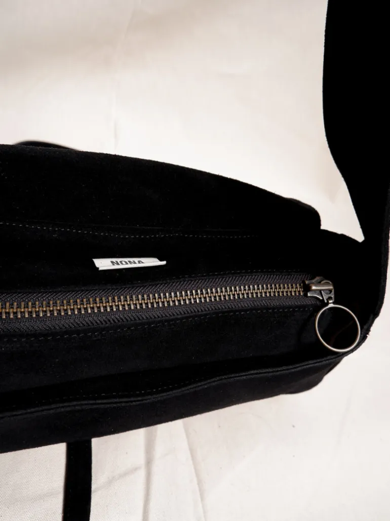 Triangle Messenger Bag black