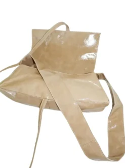 Triangle Messenger Bag crushed patent sand
