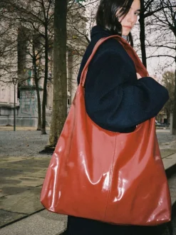 XL Crossbody Bag glossy maroon