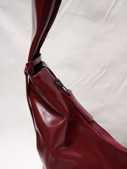 XL Crossbody Bag glossy maroon